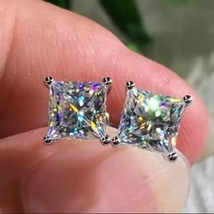 2.50 ctw Princess Cut Diamond Stud Earrings